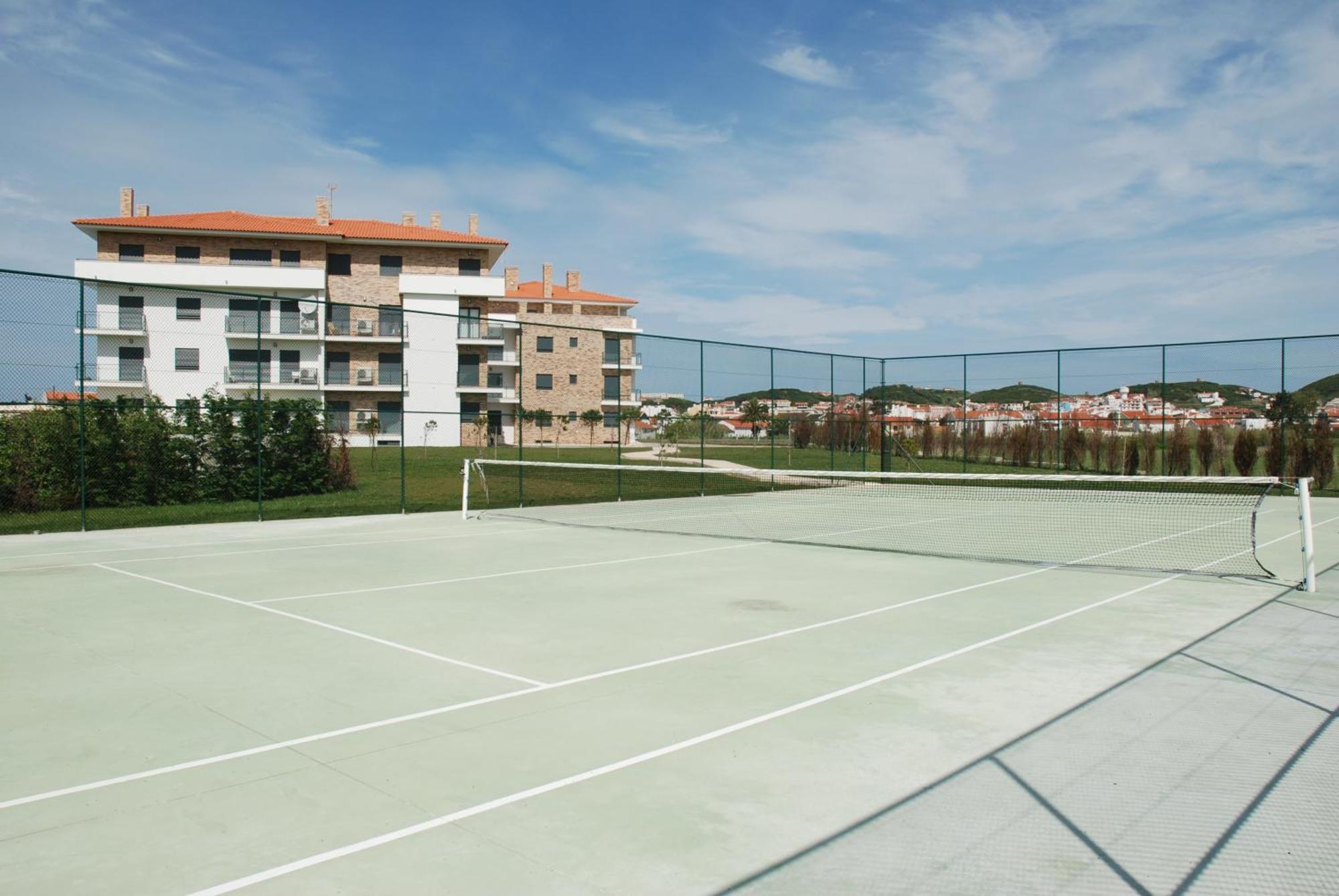 Pebble - 1 Bedroom Apartment Sleeps 5 With Pool & Tennis Court Sao Martinho do Porto Exterior photo