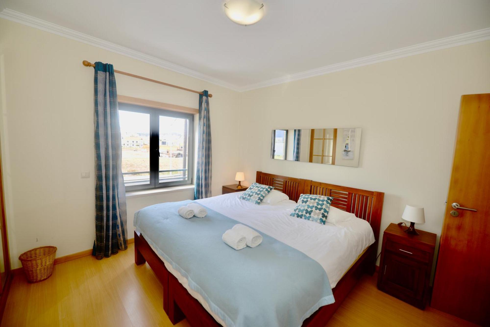 Pebble - 1 Bedroom Apartment Sleeps 5 With Pool & Tennis Court Sao Martinho do Porto Exterior photo